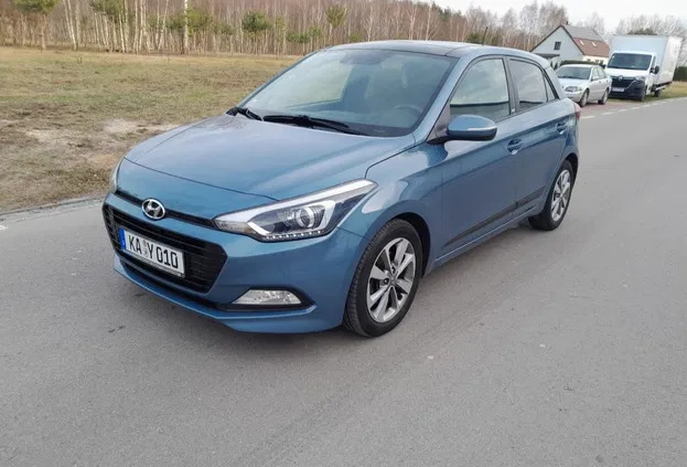 mazowieckie Hyundai i20 cena 29900 przebieg: 134371, rok produkcji 2016 z Świdnik